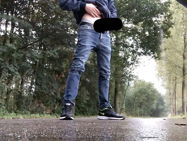 Stopped my car, and shoot my cum on the street
