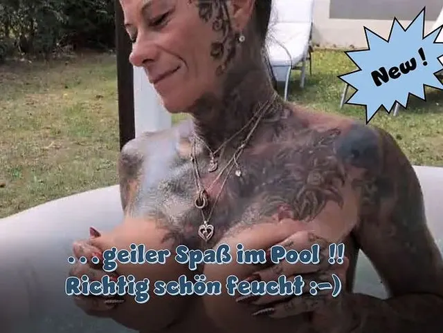 ...geiler Spaß im Pool ! Richtig schön feucht :-)