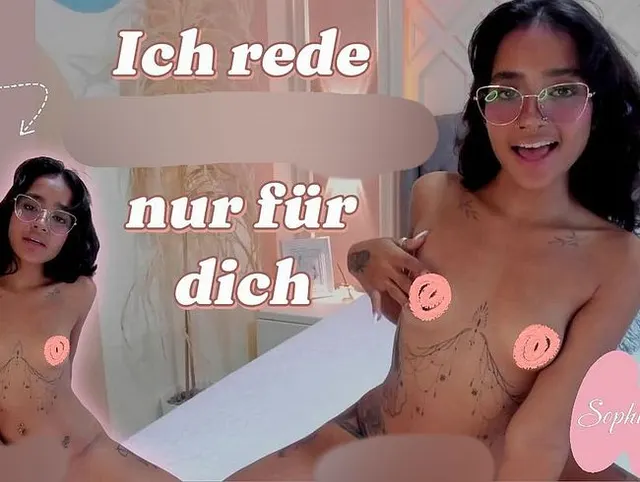 Süßes Mädchen redet schmutzig und verspielt mit dir