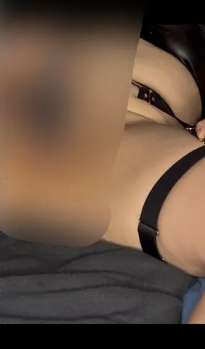 Erst der Massagestab und dann ein geiler Squirt