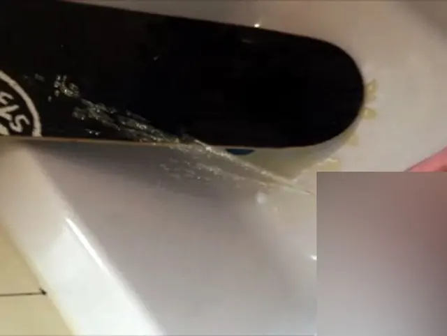 Pissen auf mein Skateboard