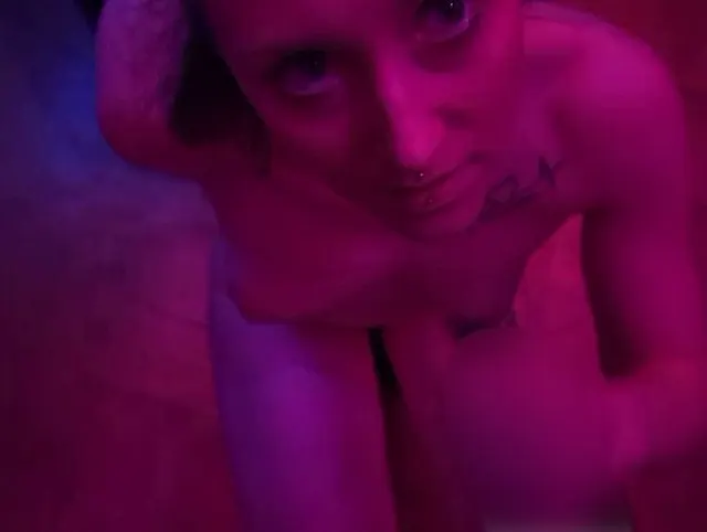 Gefickt im Swingerclub, geblasen und geleckt. Jeden Spielraum durchgefickt und zum geschluckt.