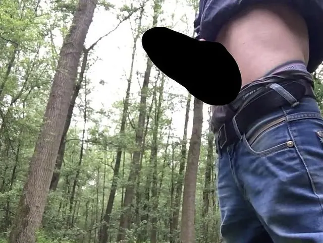 PUBLIC PLAYDAY - PUBLIC CUMSHOT