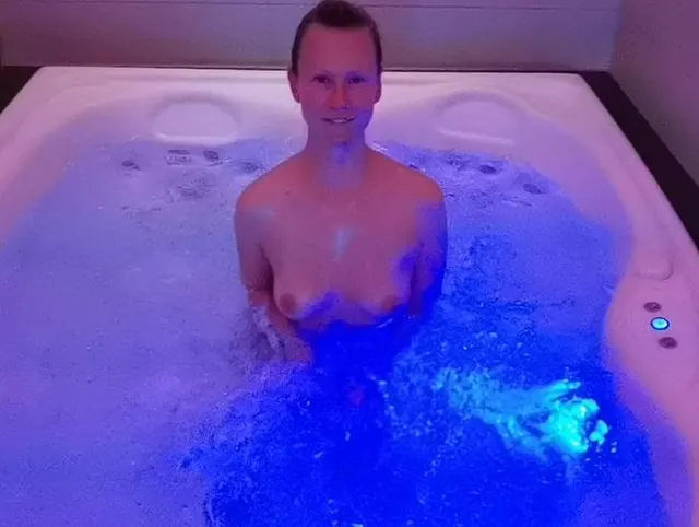 POV: Privater Amateurfick im Whirlpool
