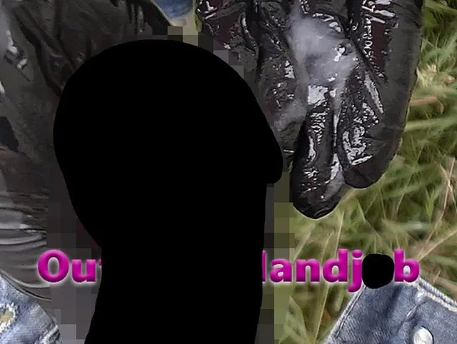 Outdoor Handjob von der Nachbarin