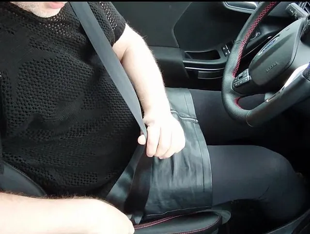 Sexy Frivol im Auto 1 ** Crossdresser **