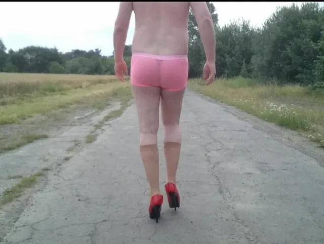 Outdoor Puppen Sex ** Gummipuppe **