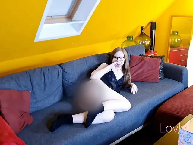 Dreiste Unterbrechung vor der Webcam!