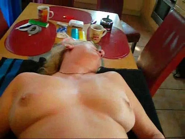 Bea spritzt mir auf den Schwanz
