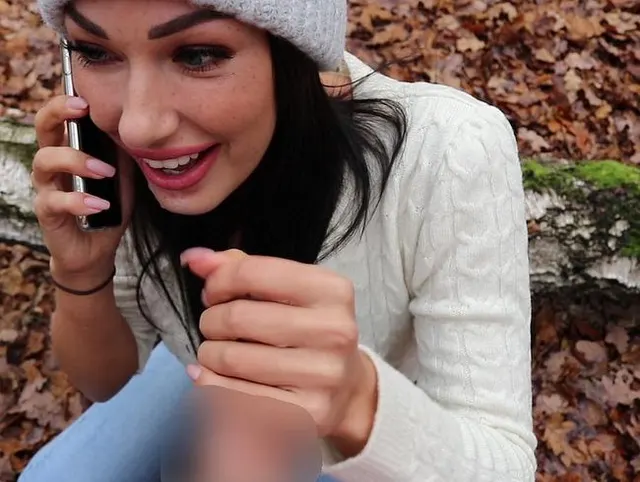 EIER LEER: peinlicher Anruf beim Blowjob