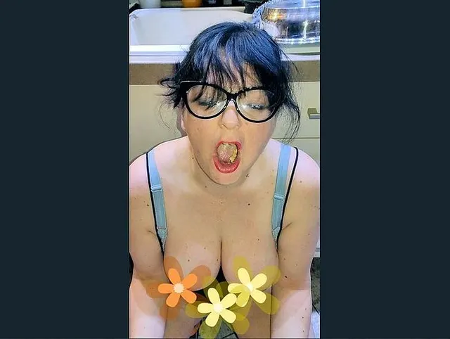 Hast du Milch? Keks und Sperma – Sperma auf Essen